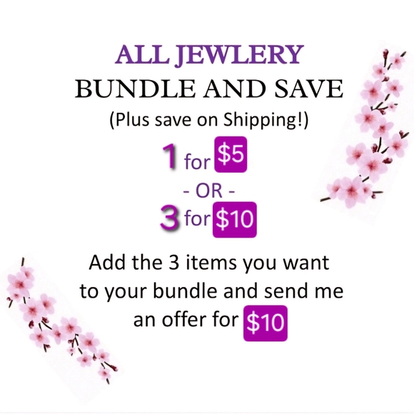 1/$5 or 3/$10 NWT White Adjustable Faceted Bead Bracelet - Picture 2 of 5